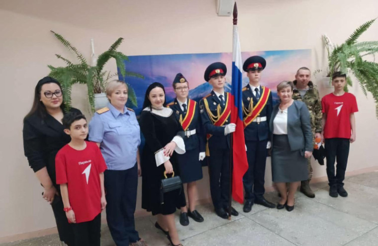 Юнармейский отряд в почетном карауле!.